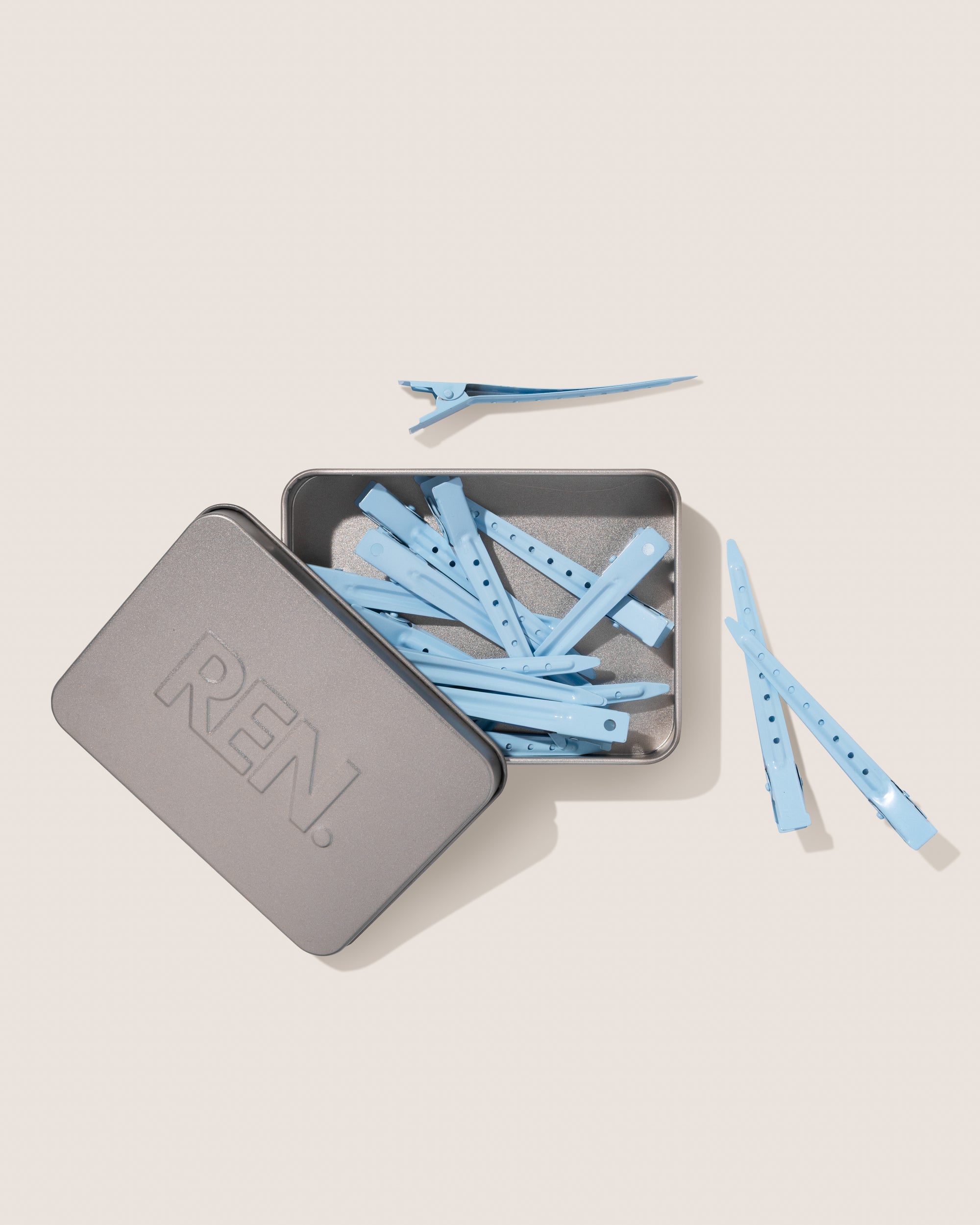 REN. Beauty Styling Clip in Powder Blue