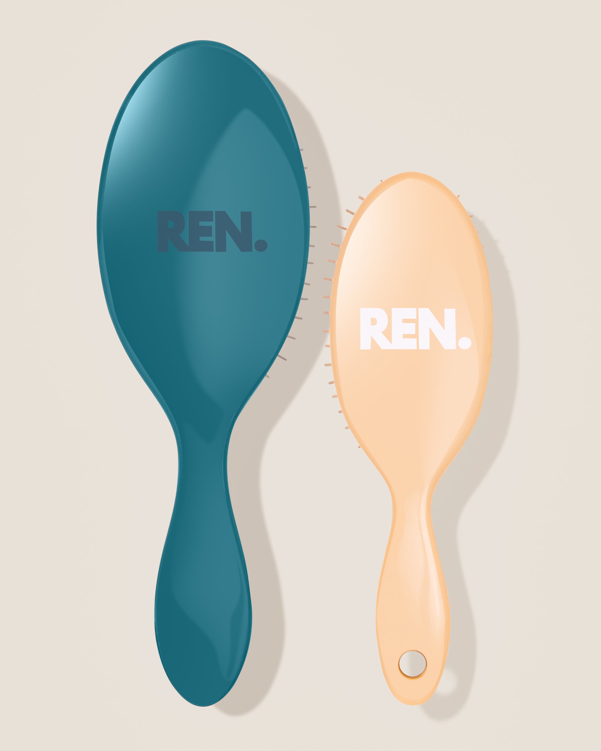 REN. The Duo — Turquoise and Mini Beige brushes