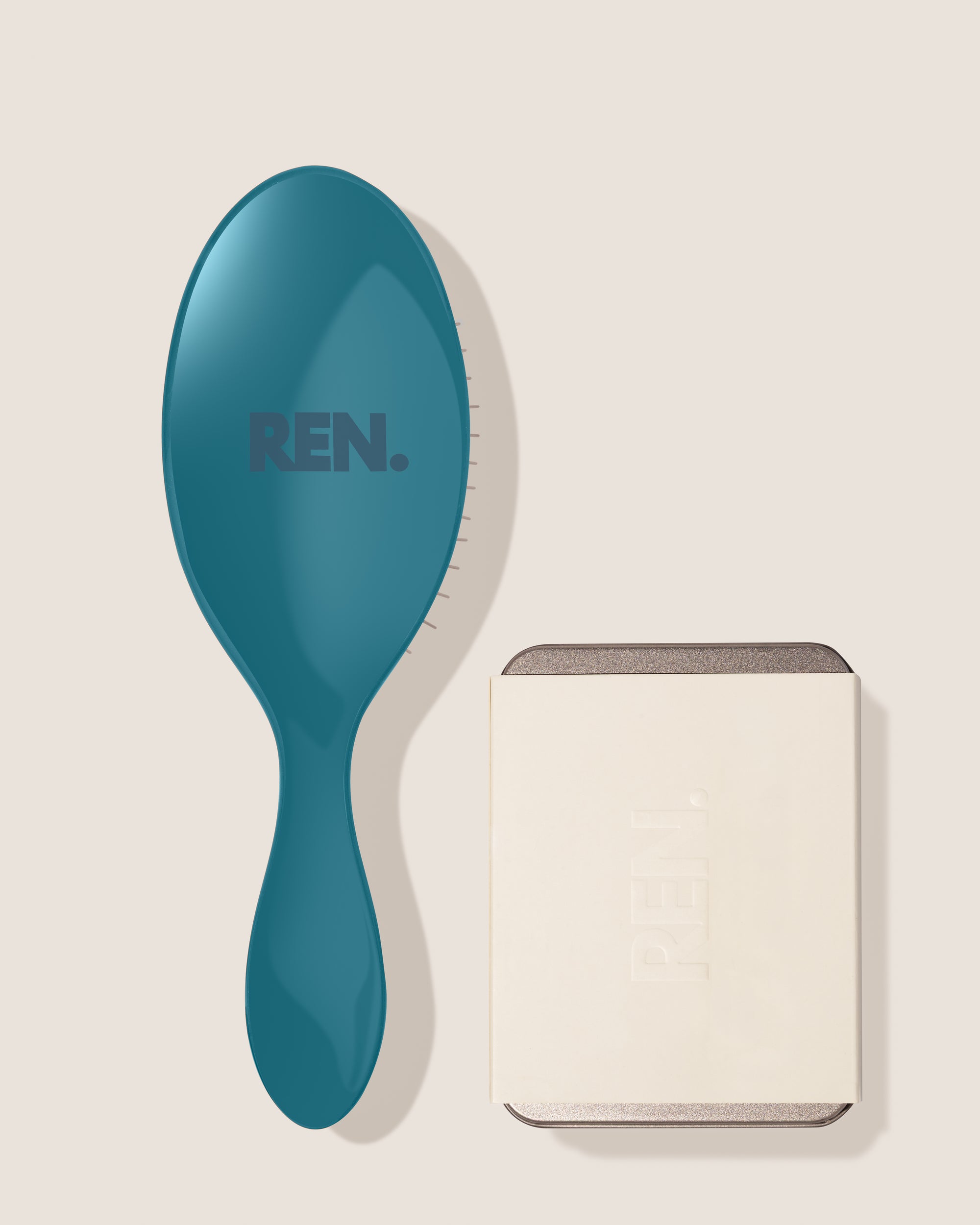 REN. Ultimate brush and Beauty Styling Clips in Turquoise
